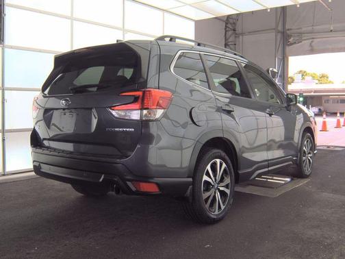 Magnetite Gray Metallic 2022 Subaru Forester Limited