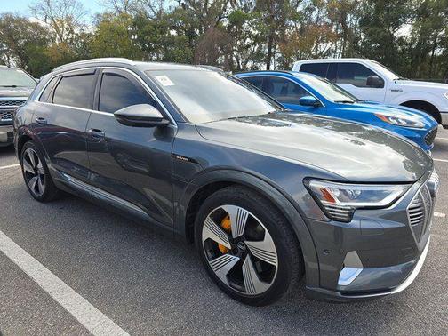 2019 Audi e-tron Premium Plus