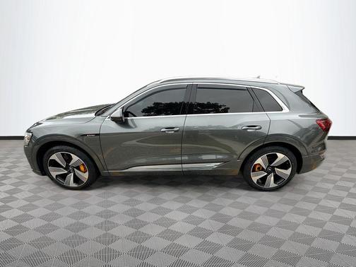 2019 Audi e-tron Premium Plus