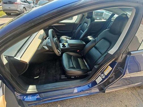 2022 Tesla Model 3 Standard Range