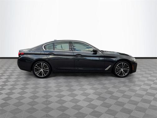 2021 BMW 530 530i