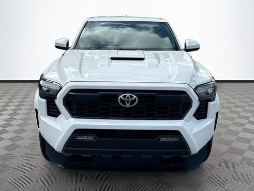 2024 Toyota Tacoma Hybrid TRD Sport