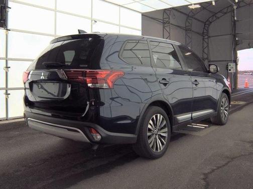 2020 Mitsubishi Outlander SE