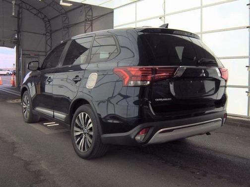 2020 Mitsubishi Outlander SE