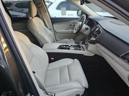 2021 Volvo XC90 T6 Inscription