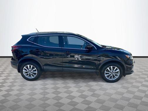Magnetic Black Pearl 2020 Nissan Rogue Sport SV