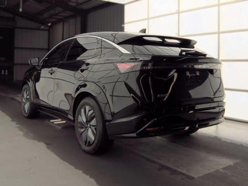 Black Diamond Pearl 2023 Nissan ARIYA VENTURE+