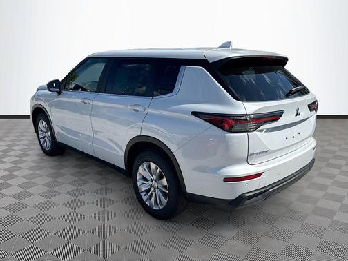 White Diamond 2026 Mitsubishi Outlander ES 1.5T 2WD