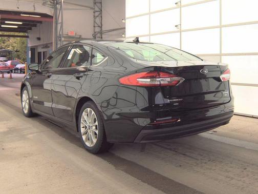 Agate Black 2019 Ford Fusion Hybrid SE