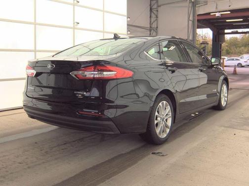 Agate Black 2019 Ford Fusion Hybrid SE