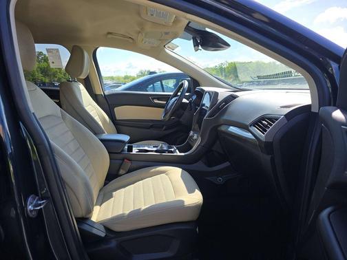 Blue Metallic 2023 Ford Edge SE