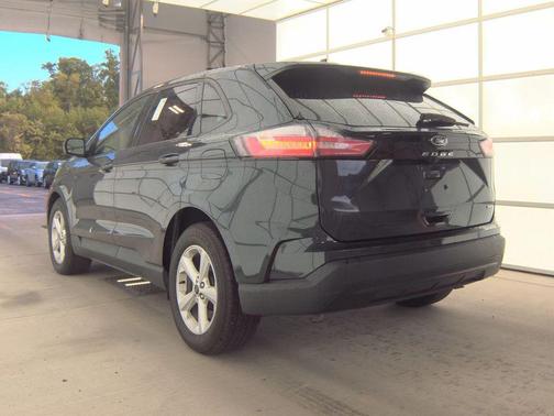 Blue Metallic 2023 Ford Edge SE