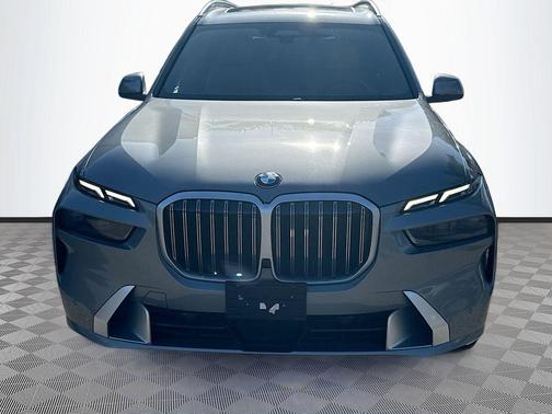 Skyscraper Grey Metallic 2023 BMW X7 xDrive40i