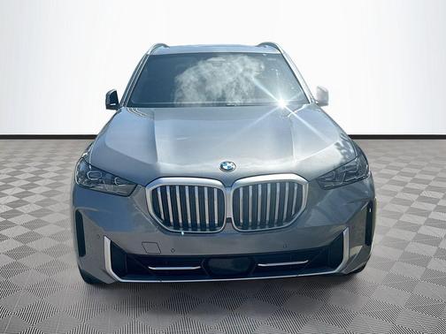 Gray Metallic 2024 BMW X5 sDrive40i
