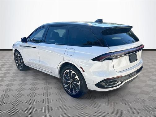 2024 Lincoln Nautilus Reserve