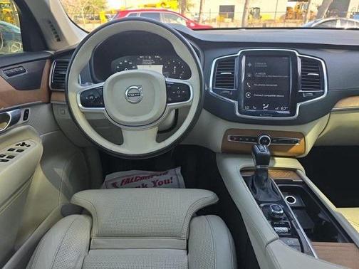 2019 Volvo XC90 T6 Inscription