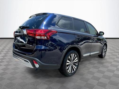 2020 Mitsubishi Outlander SE