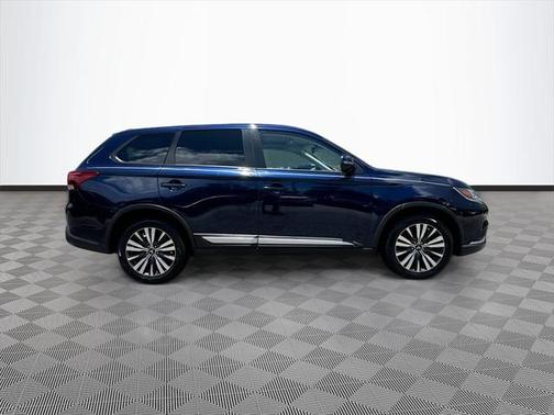2020 Mitsubishi Outlander SE