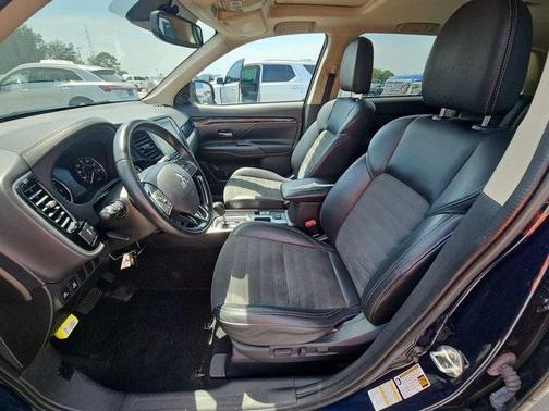 2020 Mitsubishi Outlander SE
