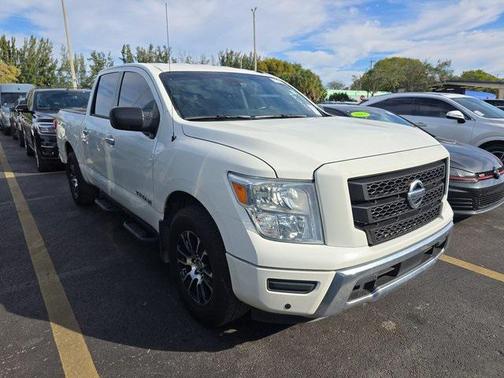 2021 Nissan Titan SV