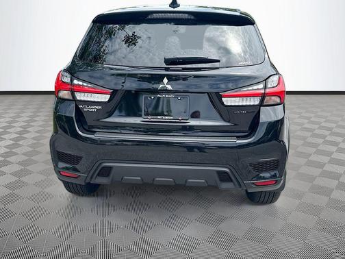 Labrador Black Pearl 2026 Mitsubishi Outlander Sport 2.0 LE