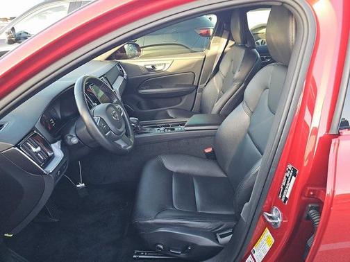 2019 Volvo S60 T5 Momentum