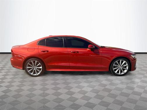 2019 Volvo S60 T5 Momentum