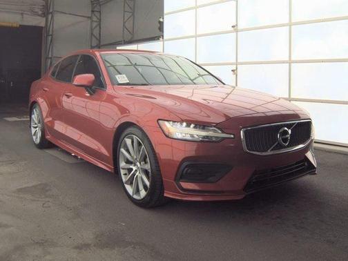 2019 Volvo S60 T5 Momentum