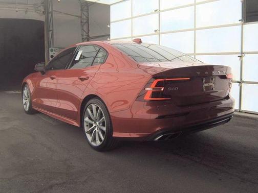 2019 Volvo S60 T5 Momentum