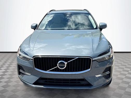 2022 Volvo XC60 B5 Momentum