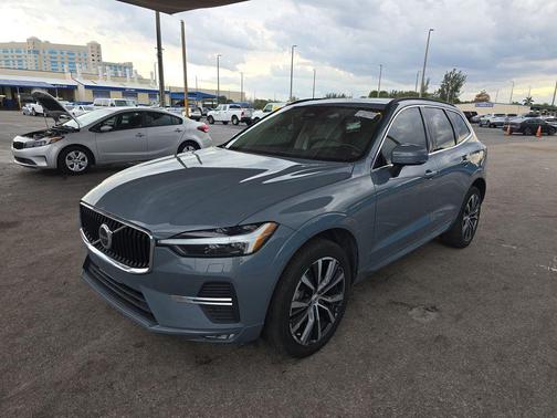 Thunder Grey Metallic 2022 Volvo XC60 B5 Momentum