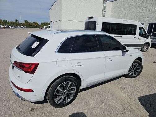 2022 Audi Q5 45 S line Premium Plus