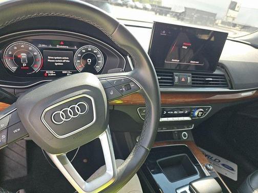 2022 Audi Q5 45 S line Premium Plus
