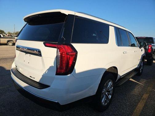 2021 GMC Yukon XL SLT