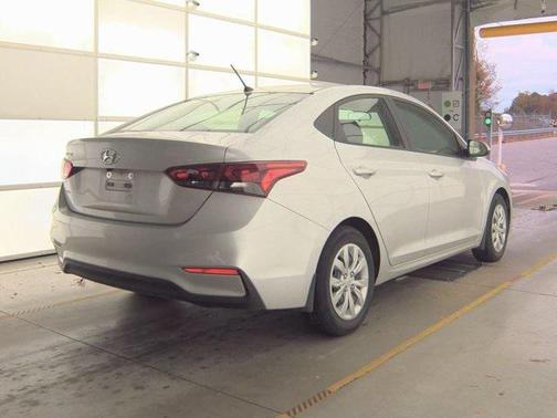 2022 Hyundai Accent SE