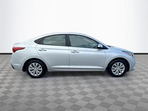 2022 Hyundai Accent SE