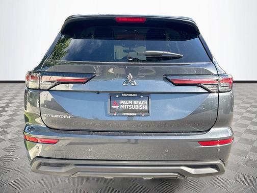 Graphite Gray 2026 Mitsubishi Outlander ES