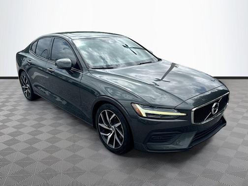 2019 Volvo S60 T5 Momentum