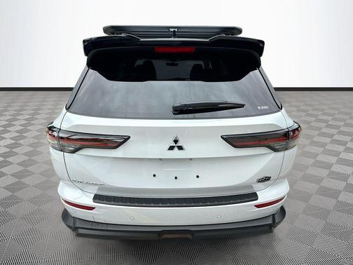 White Diamond With Black Roof 2026 Mitsubishi Outlander TRAIL EDITION S-AWC