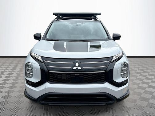 White Diamond With Black Roof 2026 Mitsubishi Outlander TRAIL EDITION S-AWC