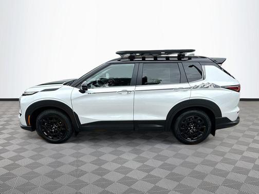 White Diamond With Black Roof 2026 Mitsubishi Outlander TRAIL EDITION S-AWC