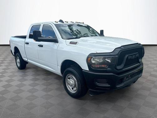 Bright White Clearcoat 2020 RAM 2500 Tradesman Crew Cab 4x2 6'4' Box
