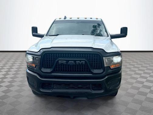 Bright White Clearcoat 2020 RAM 2500 Tradesman Crew Cab 4x2 6'4' Box