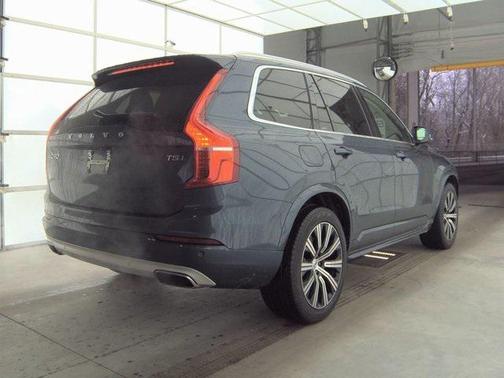 2020 Volvo XC90 T5 Momentum
