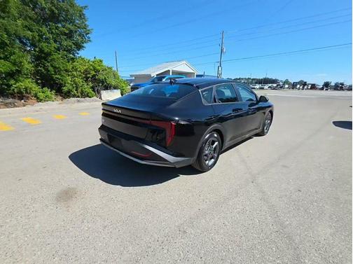 Aurora Black Pearl 2026 Kia K4 LXS