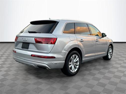 2019 Audi Q7 45 Premium Plus