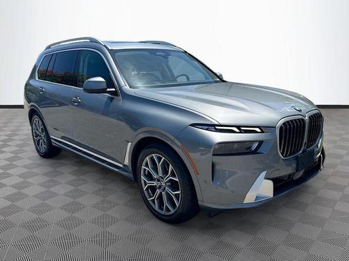 Gray Metallic 2023 BMW X7 xDrive40i