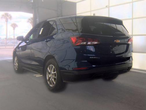 Blue Glow Metallic 2022 Chevrolet Equinox LS