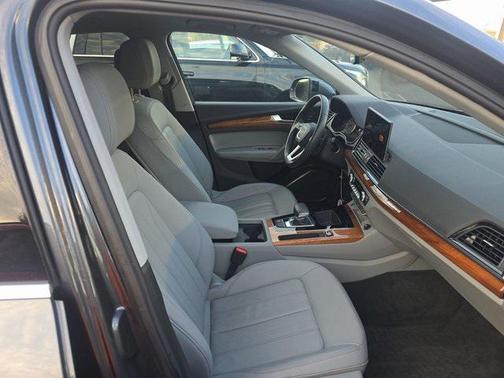 2023 Audi Q5 45 S line Premium