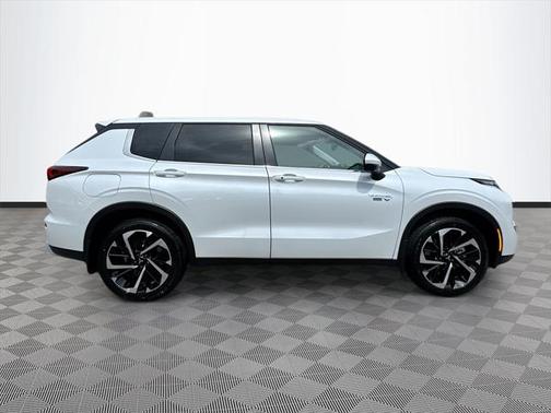 2025 Mitsubishi Outlander PHEV SE S-AWC
